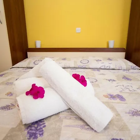 Charming Do-ma-ni * Baška