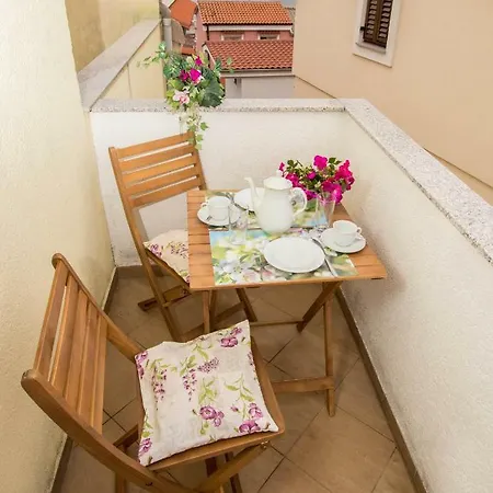 Charming Do-ma-ni Apartment *