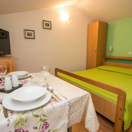 Charming Do-ma-ni Apartment *