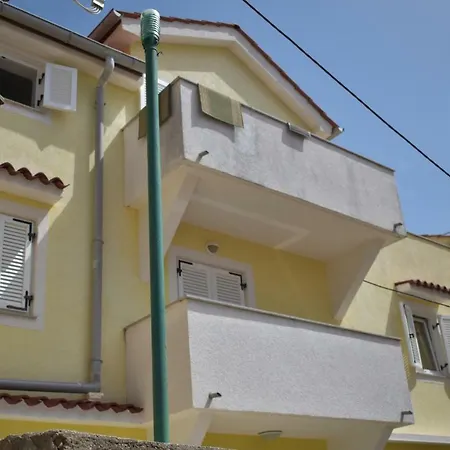 Charming Do-ma-ni Apartment *