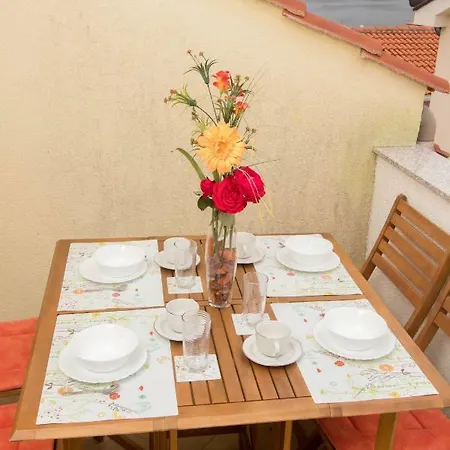 Apartament Charming Do-ma-ni *