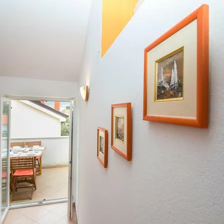Charming Do-ma-ni Apartament *
