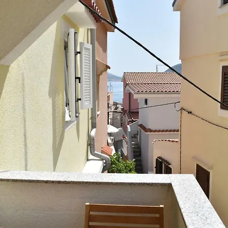 Charming Do-ma-ni Apartament Baška